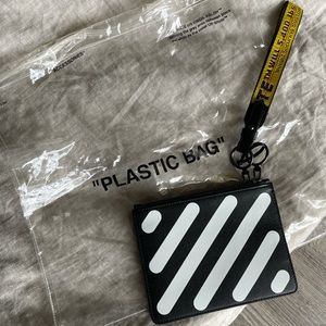Off-White｜ Two-Compartment Diagonal Pouch